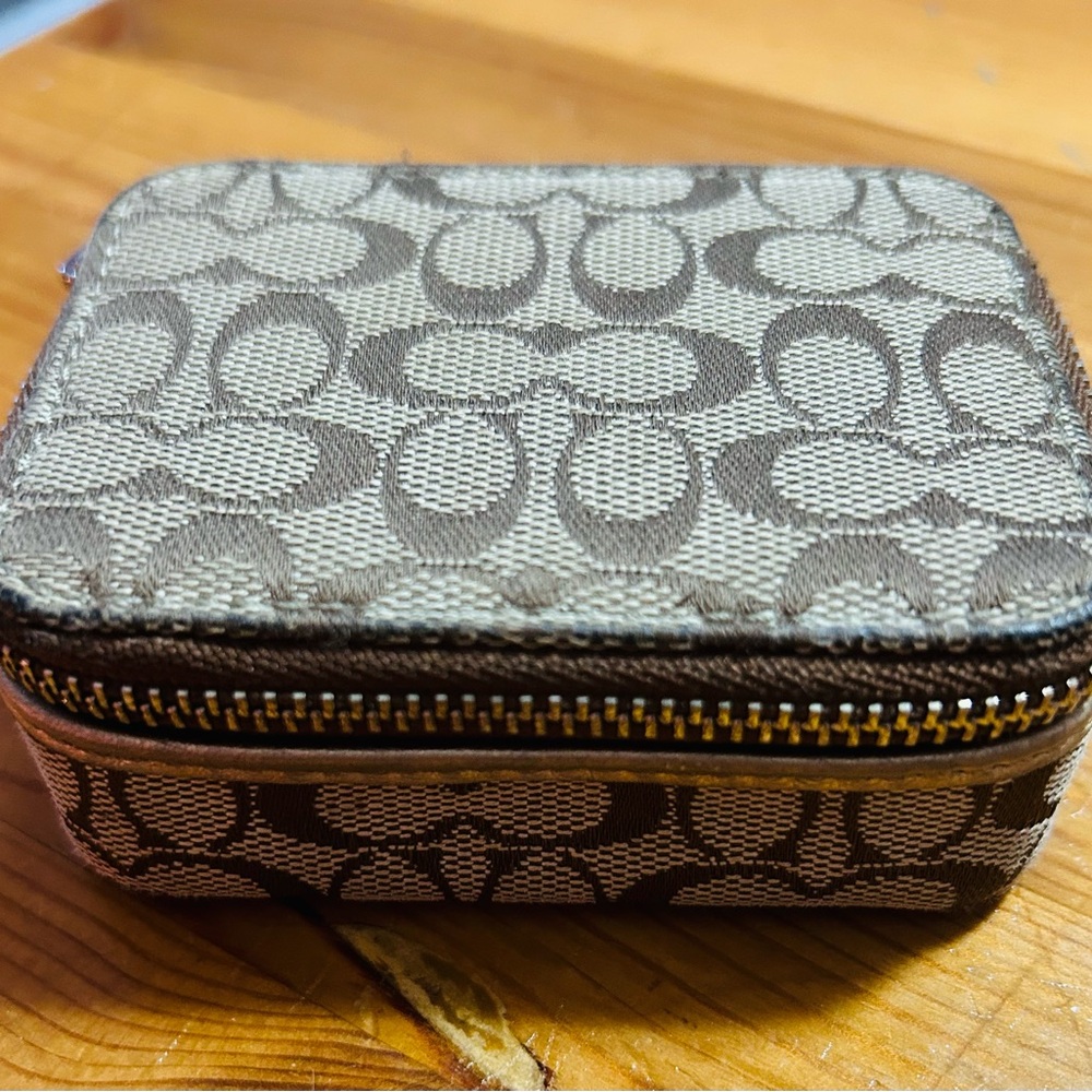 Replacement vials for Coach Pill case (Case NOT included) Vials only!!! - Picture 2 of 7